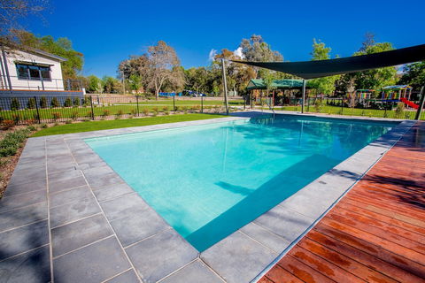 Albury Gardens Tourist Park - Foster Accommodation 2