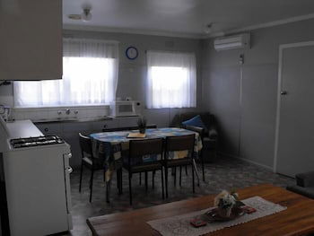 Anchorage Holiday Units - Foster Accommodation 1