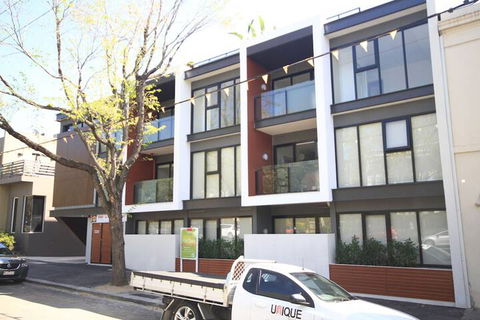 RNR Serviced Apartments North Melbourne - Foster Accommodation 1