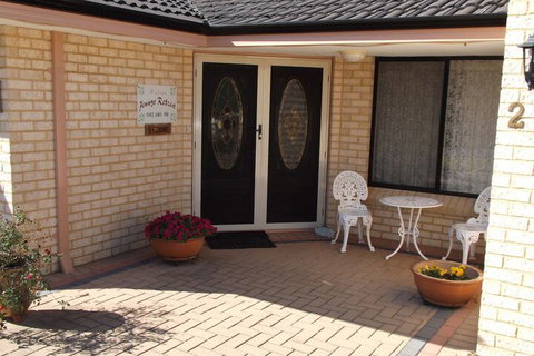 Jennys Retreat B&B - Foster Accommodation 2