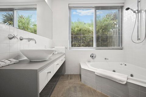 Oceanic Apartments Sorrento - Foster Accommodation 6