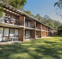 Avoca Beach Hotel - Foster Accommodation