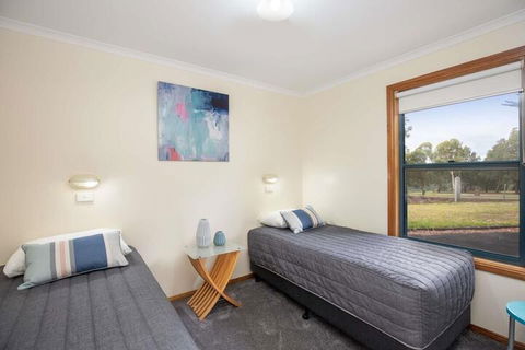 Blue Lake Holiday Park - Foster Accommodation 5