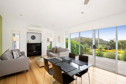 Blue Lake Holiday Park - Foster Accommodation 7