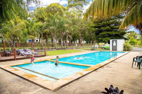 Blue Lake Holiday Park - Foster Accommodation 4