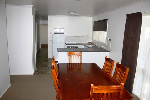 A-line Holiday Park - Foster Accommodation 0