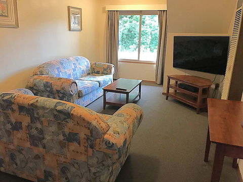 AAt 28 Goldsmith Motel - Foster Accommodation 3