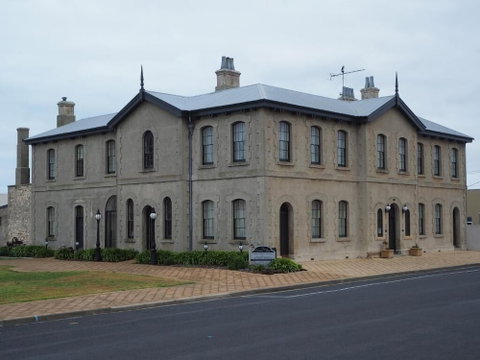 The Customs House B&B - Foster Accommodation 1