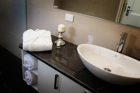 The Customs House B&B - Foster Accommodation 6