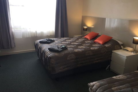 Blue Lake Motel - Foster Accommodation 4