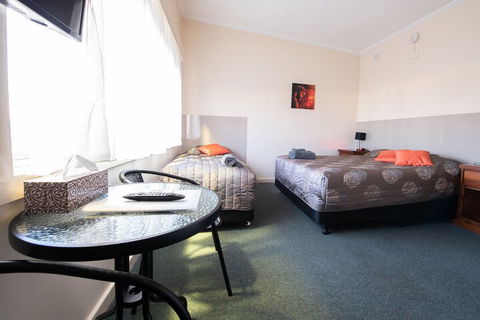 Blue Lake Motel - Foster Accommodation 7