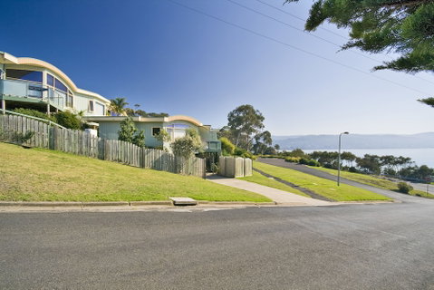 PierView Apartments - Foster Accommodation 0