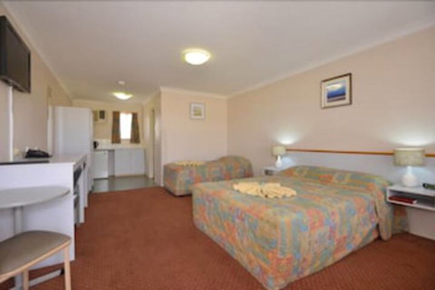 Albion Shamrock Hotel Motel - Foster Accommodation 2