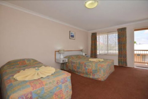 Albion Shamrock Hotel Motel - Foster Accommodation 4