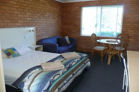 Rosebourne Gardens Motel - Foster Accommodation 5