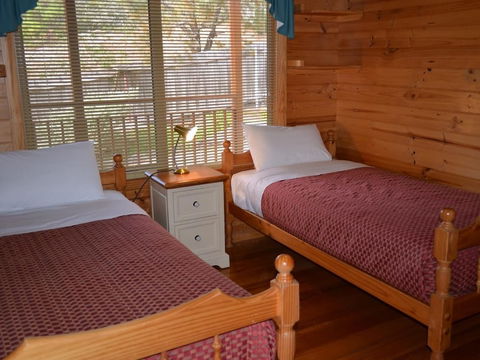 Coles Bay House - Foster Accommodation 3