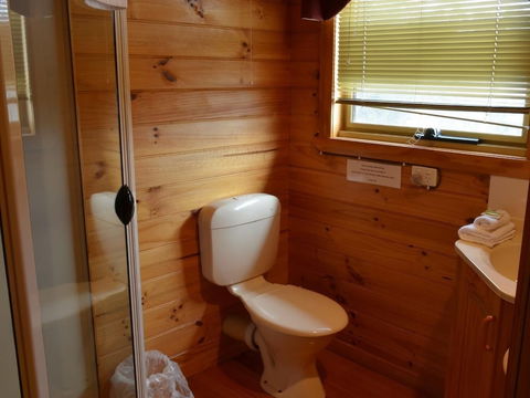 Coles Bay House - Foster Accommodation 5
