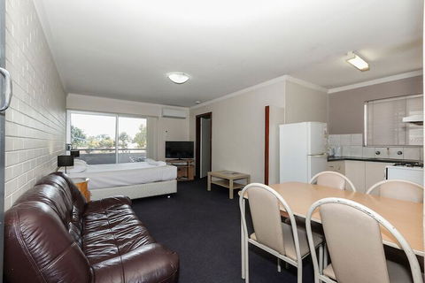 Burswood Lodge Apartments - Foster Accommodation 4
