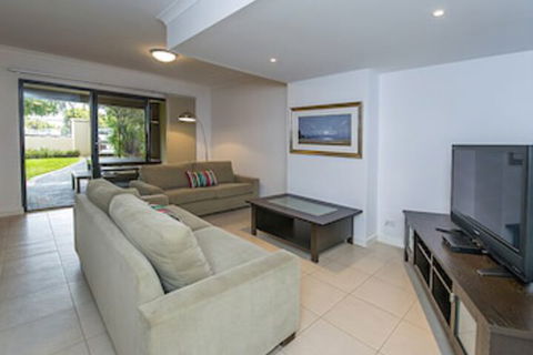 Yallingup Beach Resort - Foster Accommodation 6