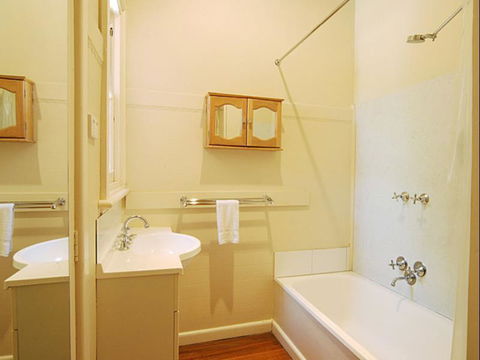 Elm Cottage - Foster Accommodation 3