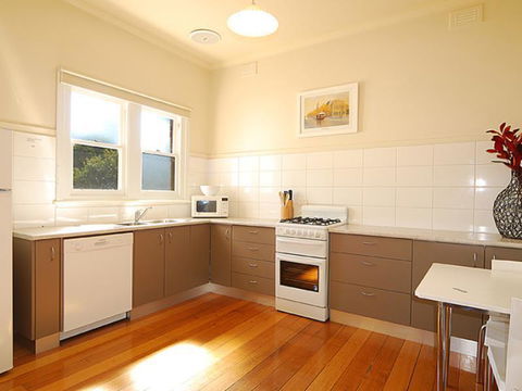 Elm Cottage - Foster Accommodation 4