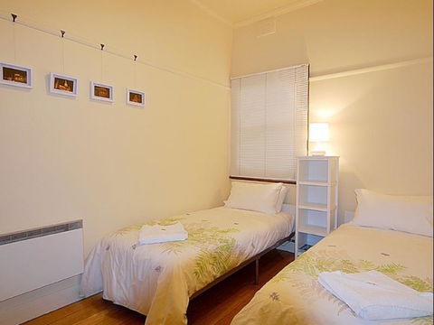 Elm Cottage - Foster Accommodation 2