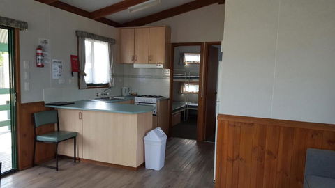 Echo Beach Tourist Park - Foster Accommodation 1