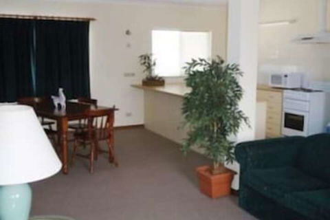 JE Resort - Foster Accommodation 3