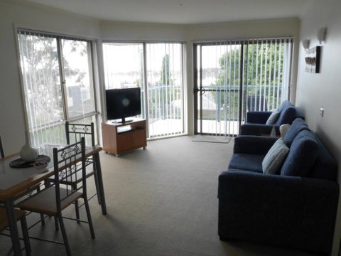 Sorrento Luxury Apartments - Foster Accommodation 6