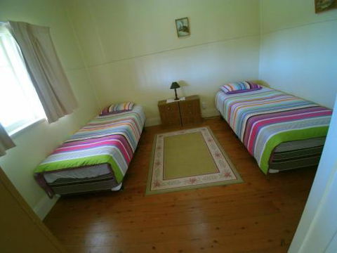12 Bluewater Drive - Foster Accommodation 5