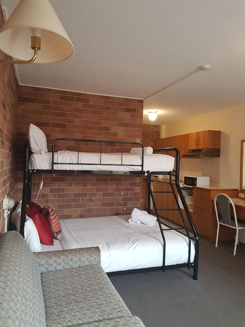 All Seasons Motel Armidale - Foster Accommodation 3