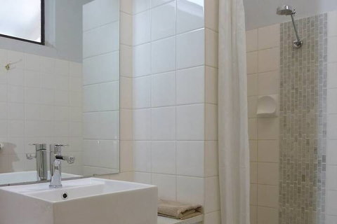 Airlie House Motor Inn - Foster Accommodation 7