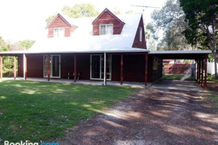 Amity Point QLD Foster Accommodation