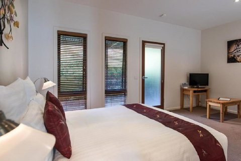 Balconies Dolphincove - Foster Accommodation 6