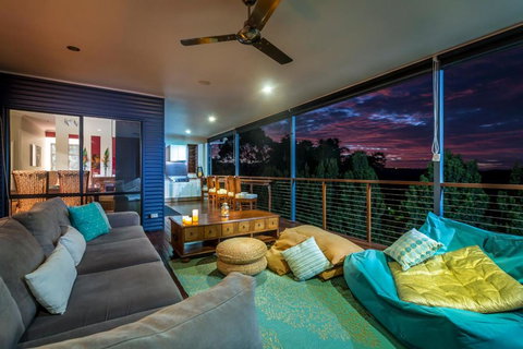 The Mountain View Retreat - Foster Accommodation 4