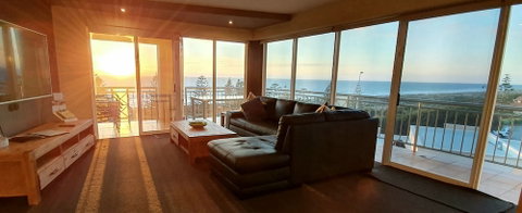 Ocean View - Breath Taking Views - Foster Accommodation 3
