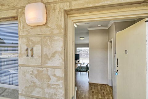 Acacia Holiday Or Business Stay Accommodation - Foster Accommodation 1