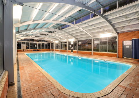 Amblin Holiday Park - Foster Accommodation 2