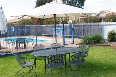 A-line Motel - Foster Accommodation 1
