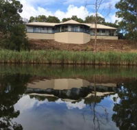Curdievale Riverfront Lodge - Foster Accommodation