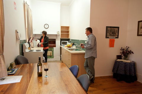 Black Jack Get-A-Way - Foster Accommodation 2