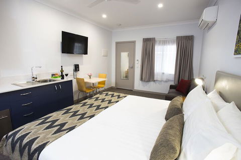 Altitude Motel Apartments - Foster Accommodation 3