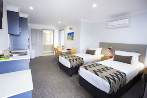 Altitude Motel Apartments - Foster Accommodation 0