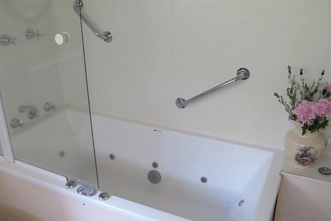 Hide Away Cottage Retreat - Foster Accommodation 6