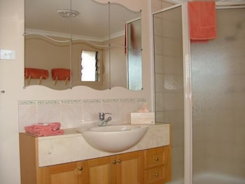 Hillview Cottages - Foster Accommodation 4