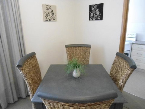 Ashwood Apartment Bellerive - Foster Accommodation 1