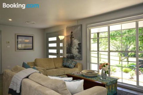 Whispers At Cedar Grove - Foster Accommodation 0