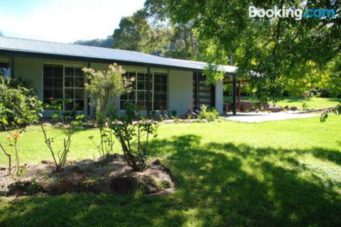 Whispers At Cedar Grove - Foster Accommodation 6