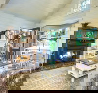 Candlelight Cottages - Foster Accommodation