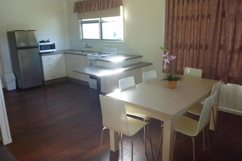 Lake Monduran Holiday Park - Foster Accommodation 3